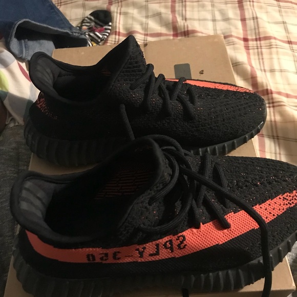 SOLD Yeezys boost 350 boys sz 6 - Picture 2 of 4